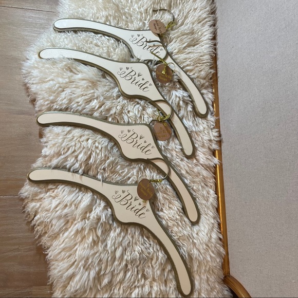 NWT David’s Bridal Painted Bride Hanger - Picture 7 of 7